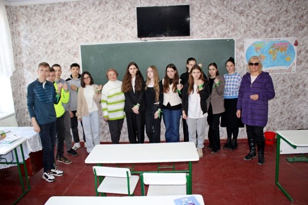 nam-k-litsu-zeljonyj-tsvet-27F6D1175-FB43-BB51-15B7-63F56CCF9344.jpg