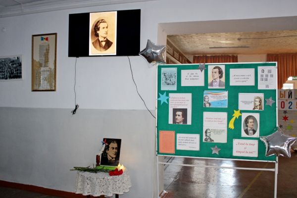 eminescu-1D7C1CE8F-4A8C-096D-94AC-AB690021CF31.jpg