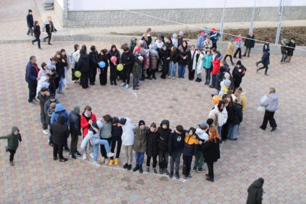 international-hug-day-39307D63C-6347-D743-E437-EED4F7817A83.jpg