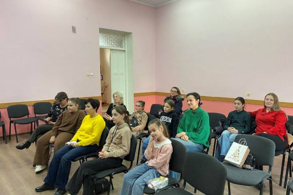teplo-serdets-i-uzory-na-tkani-voskresnaya-vstrecha-v-klube-rukodeliya-4AAA3A9CB-386C-578F-ED20-2FA1B4E8EA40.jpg