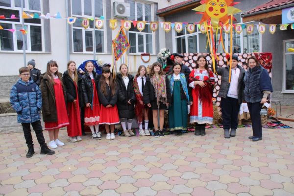 maslenitsa-v-litsee-kogda-traditsii-sogrevayut-serdtsa-204EA4577-D9E1-E558-E8C4-69B2AF498C6A.jpg