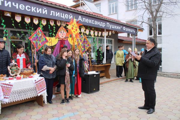 maslenitsa-v-litsee-kogda-traditsii-sogrevayut-serdtsa-42C077A5A-14AB-2B7A-6F7F-635F4E763AA0.jpg