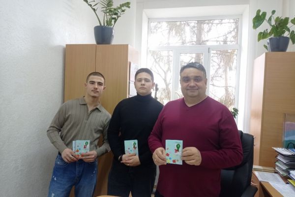 vesna-v-litsee-mertsishory-teplo-serdets-i-dobrye-pozhelaniya-27748477CC-5221-8FE7-BFEA-EAFDCB471144.jpg