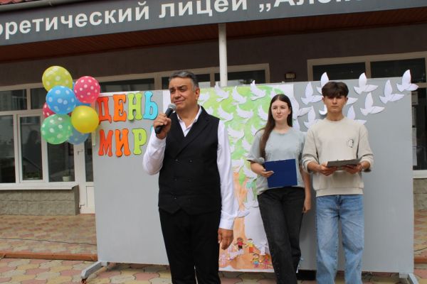 kogda-golubi-nadezhdy-vzletayut-v-nebo-nash-litsej-vstrechaet-den-mira-50E0AEEE1-76CA-2ED3-D256-F63243743E9A.jpg