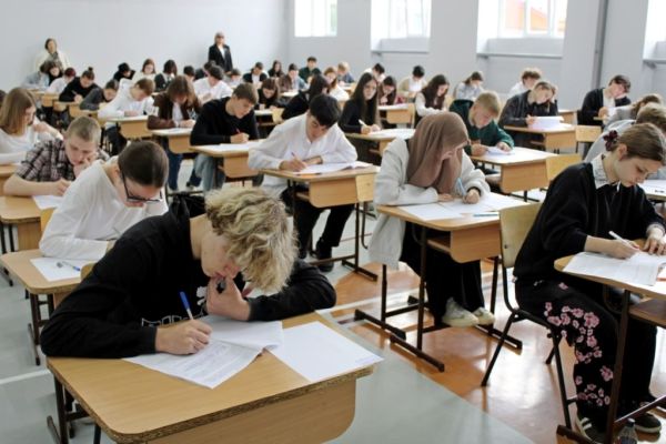 test-drajv-litseistov-na-finishe-uchebnogo-goda-1E1149FB4-5C1B-3435-CAE2-EBB4439E814E.jpg