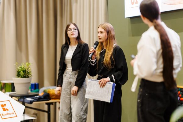 vypusknoj-v-zeljonoj-shkole-3433845E0-B6A6-D6ED-7A71-CCB3815FCC9E.jpg