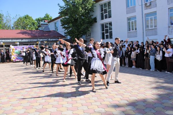 shkola-zakonchilas-istoriya-net-3F79FB987-876D-8E56-7F65-D7C8A4811850.jpg
